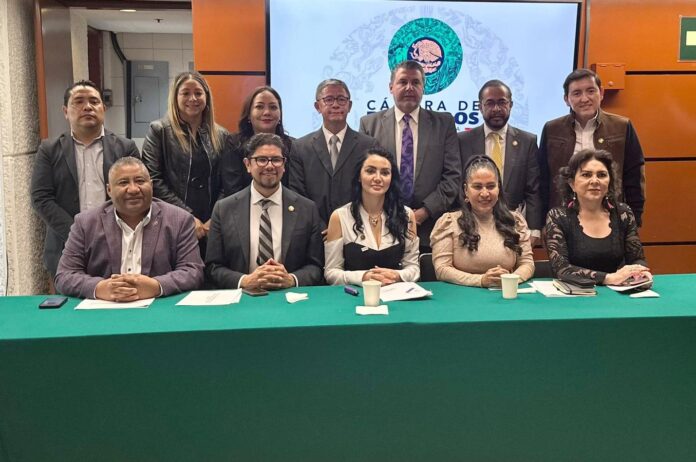 Dialogan comisionados estatales con diputados y senadores sobre soberanía de los estados para integrar órganos de transparencia