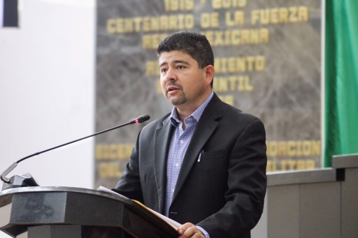 Pide Saúl Mireles ampliar urgentemente el plazo de reinscripción al PEUA