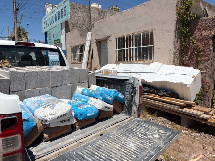 Apoya Municipio a con materiales de construcción a familia que perdió su patrimonio en un incendio