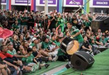 Disfrutan chihuahuenses del segundo partido de la Selección Mexicana en la Fiesta Mundialista en Plaza del Ángel