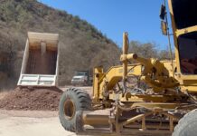 Ofrece Gobierno Municipal servicio de horas máquina a habitantes de la zona rural