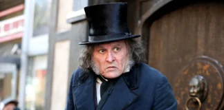 Johnny Depp sorprende en la Comic-Con transformado en el avaro Scrooge: “es bueno estar de regreso” Johnny Depp sorprende en la Comic-Con transformado en el avaro Scrooge: "es bueno estar de regreso"