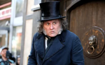Johnny Depp sorprende en la Comic-Con transformado en el avaro Scrooge: “es bueno estar de regreso” Johnny Depp sorprende en la Comic-Con transformado en el avaro Scrooge: "es bueno estar de regreso"