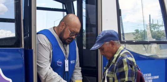 Lleva Estado comedor móvil de NutriChihuahua a vecinos de la colonia El Palomar