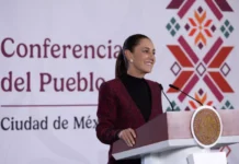 El Gobierno federal alista iniciativa para regular el uso de celulares en escuelas